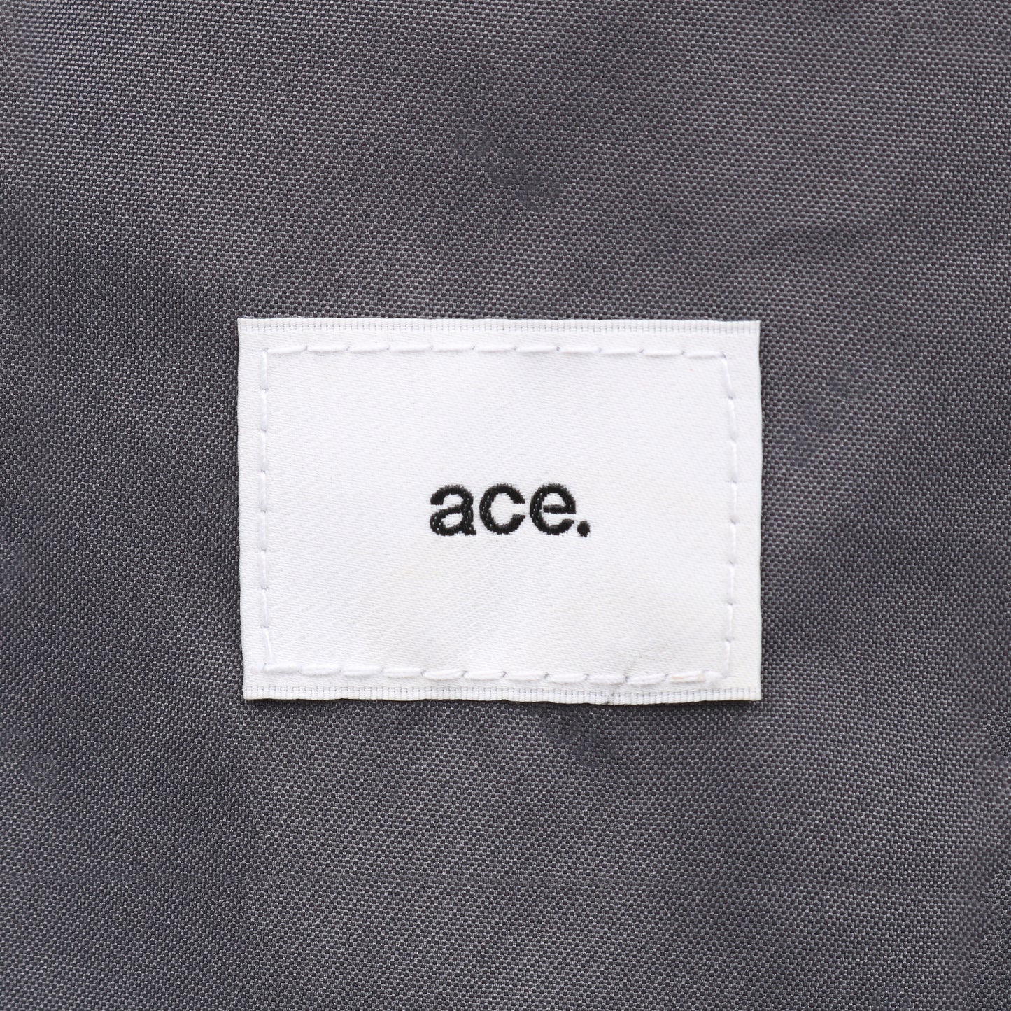ace. Garment Bag