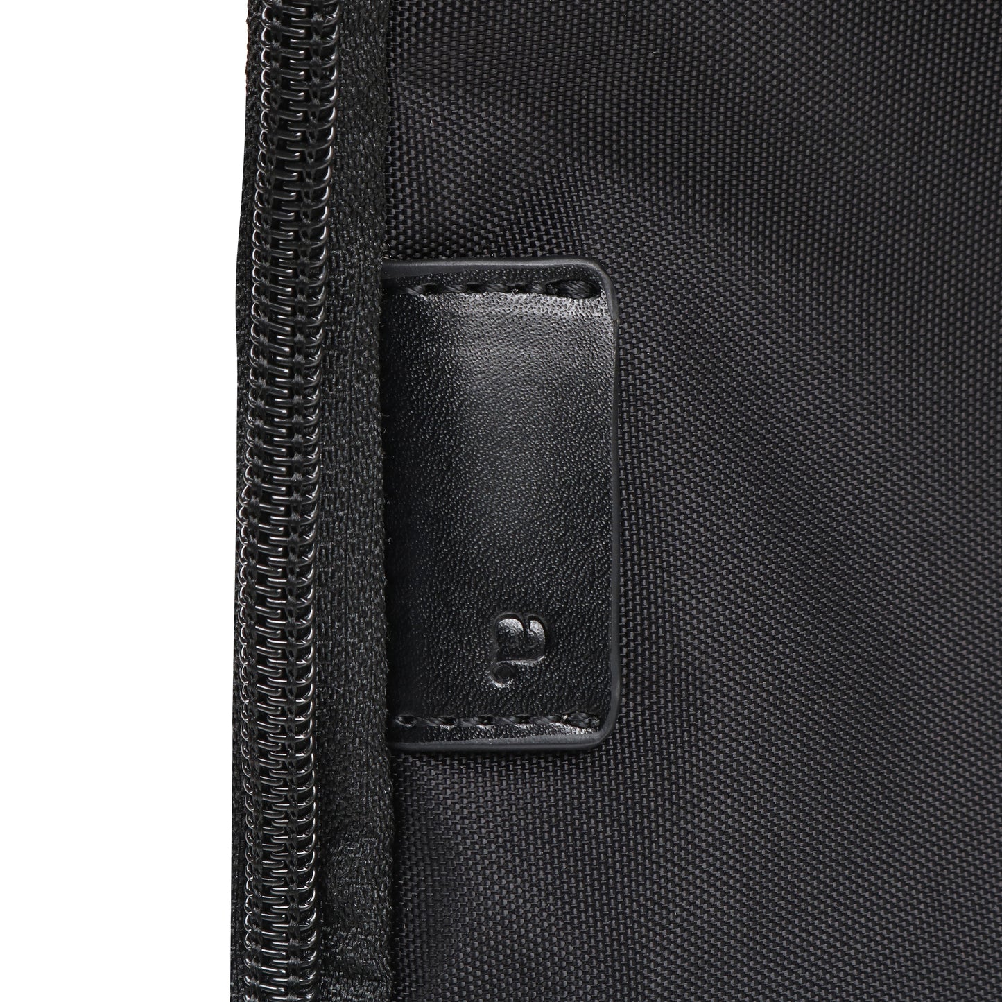 ace. Garment Bag