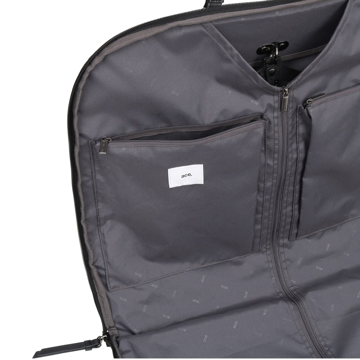 ace. Garment Bag