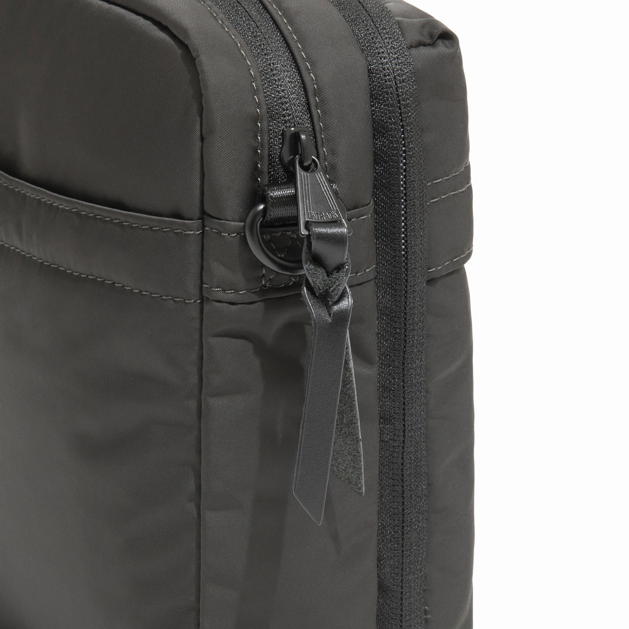 CITY DS Vertical Shoulder Bag
