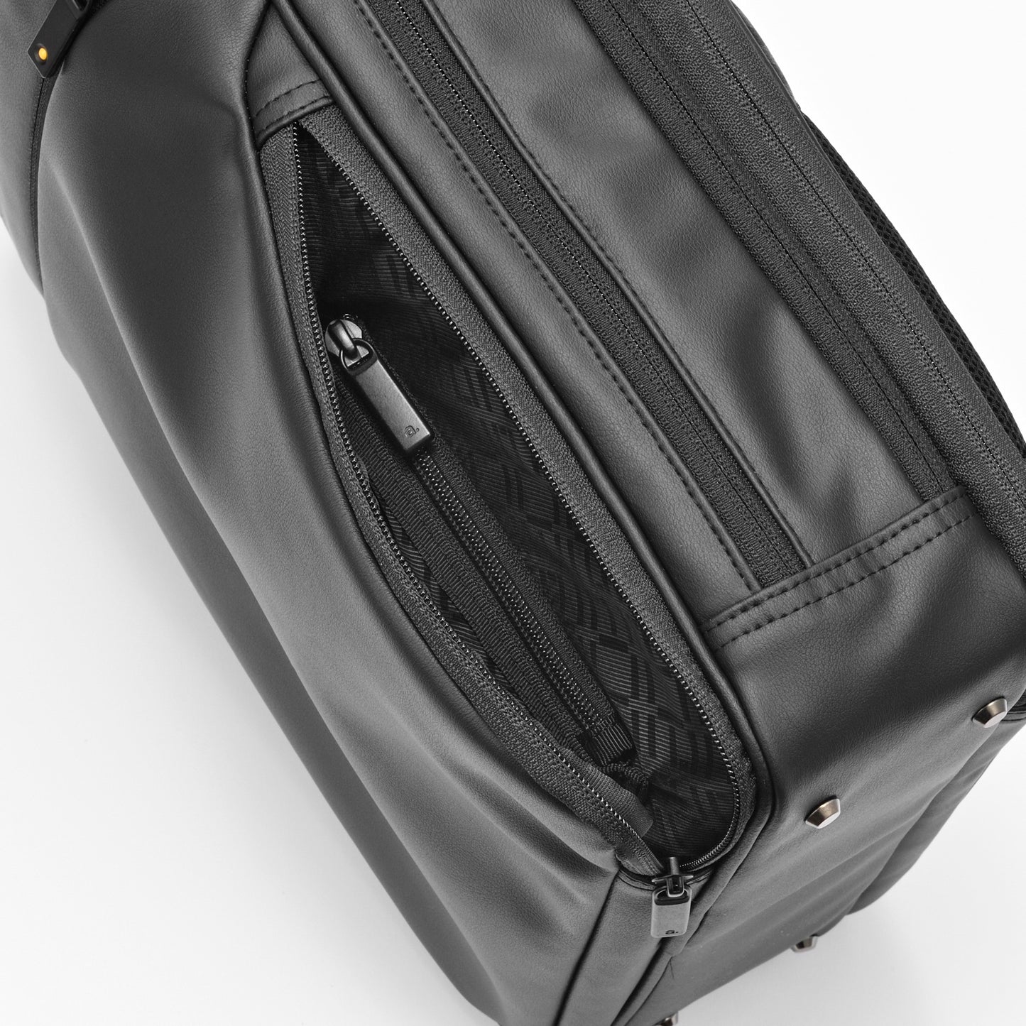 GADGETABLE VIRTECT Backpack Medium - ACE Global Online Store