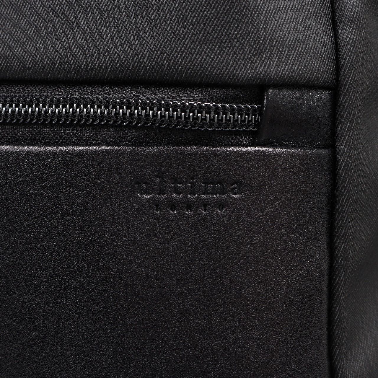 DINO Crossbody Type D