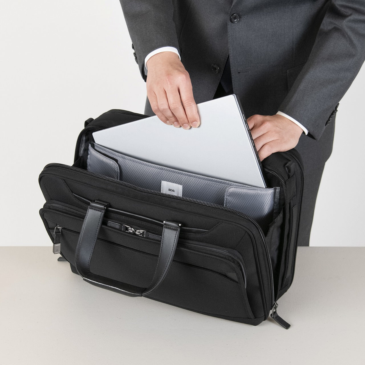 EVL-4.0 Briefcase Large ACE