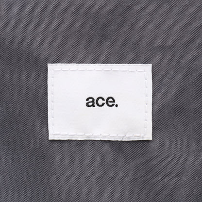 ace. Garment Bag