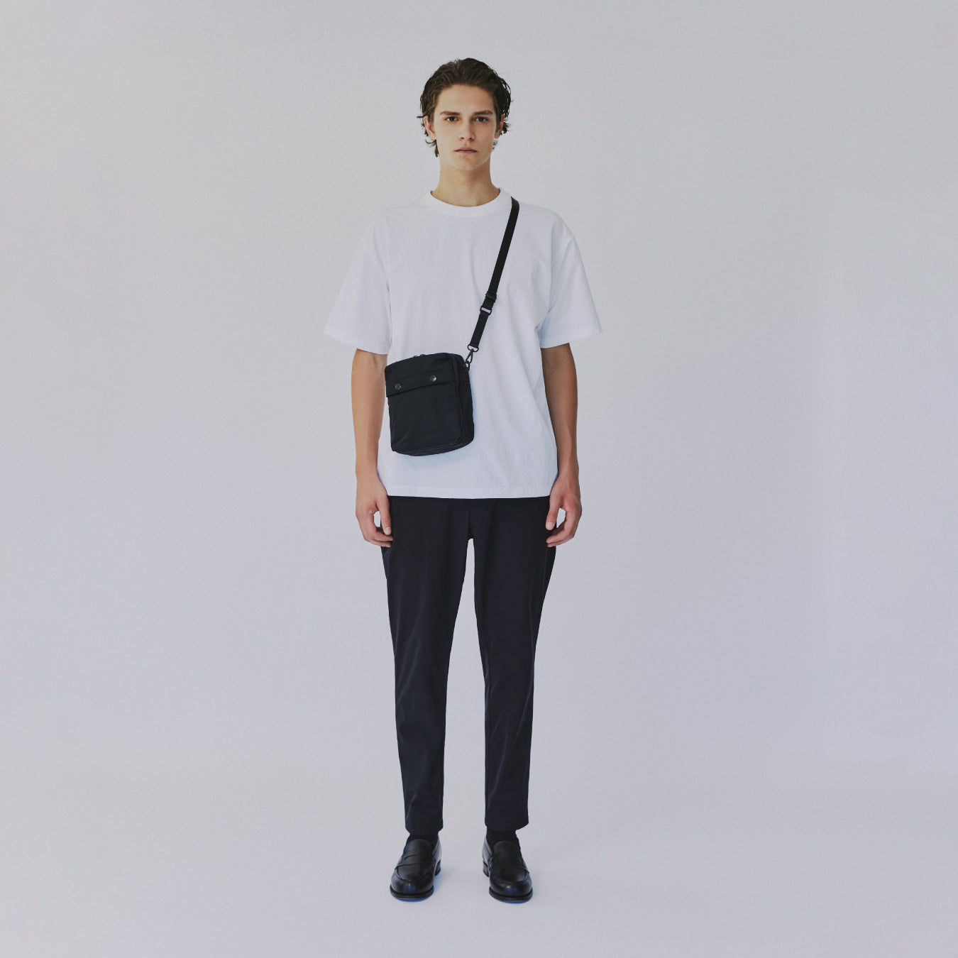 CITY DS Vertical Shoulder Bag