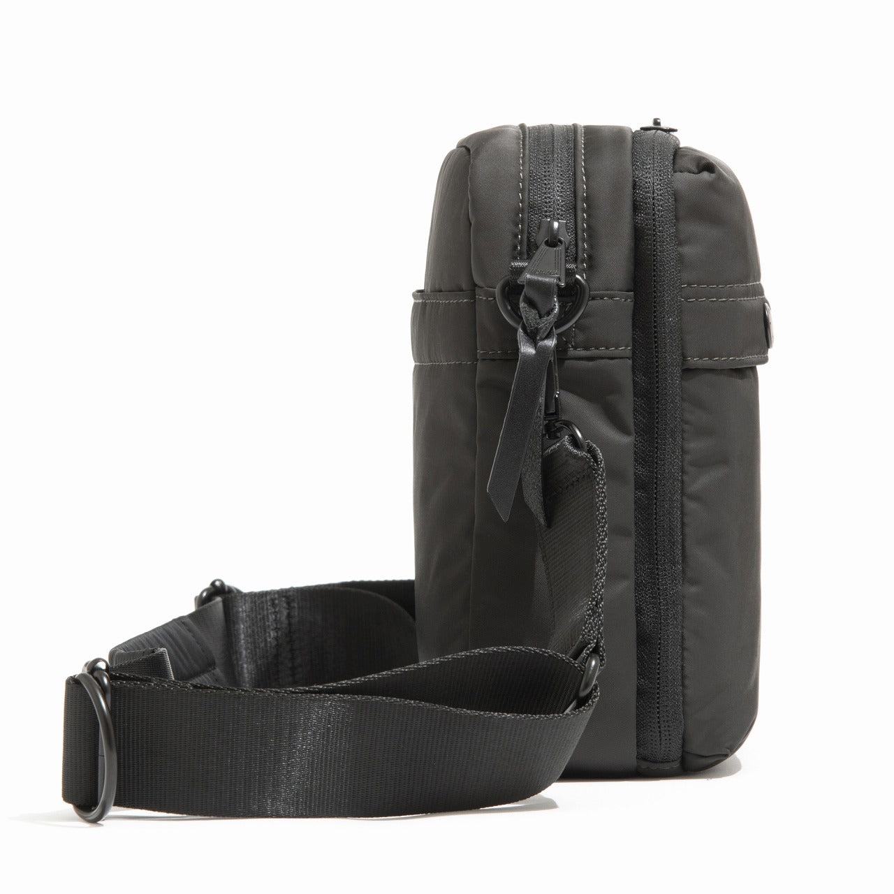 CITY DS Vertical Shoulder Bag