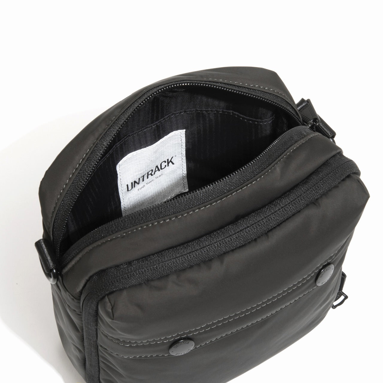 CITY DS Vertical Shoulder Bag